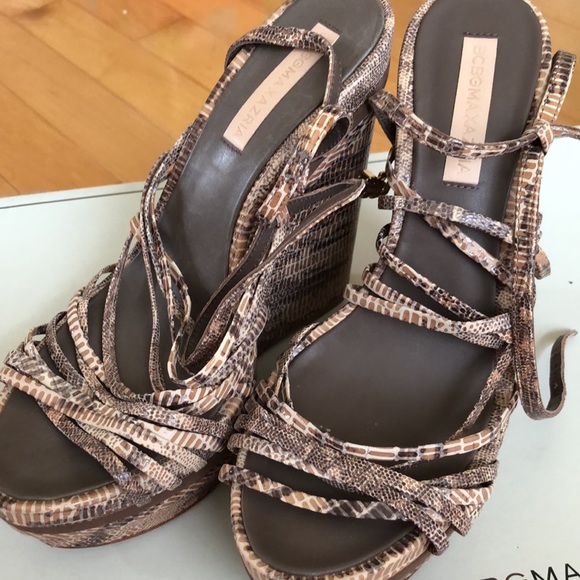 BCBGMAXAZRIA Platform Sandals — Snake Skin Pattern, Leather. - Picture 3 of 3
